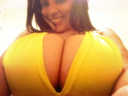 bigboobpornoclub:  Issy also known as Dominican Poison 