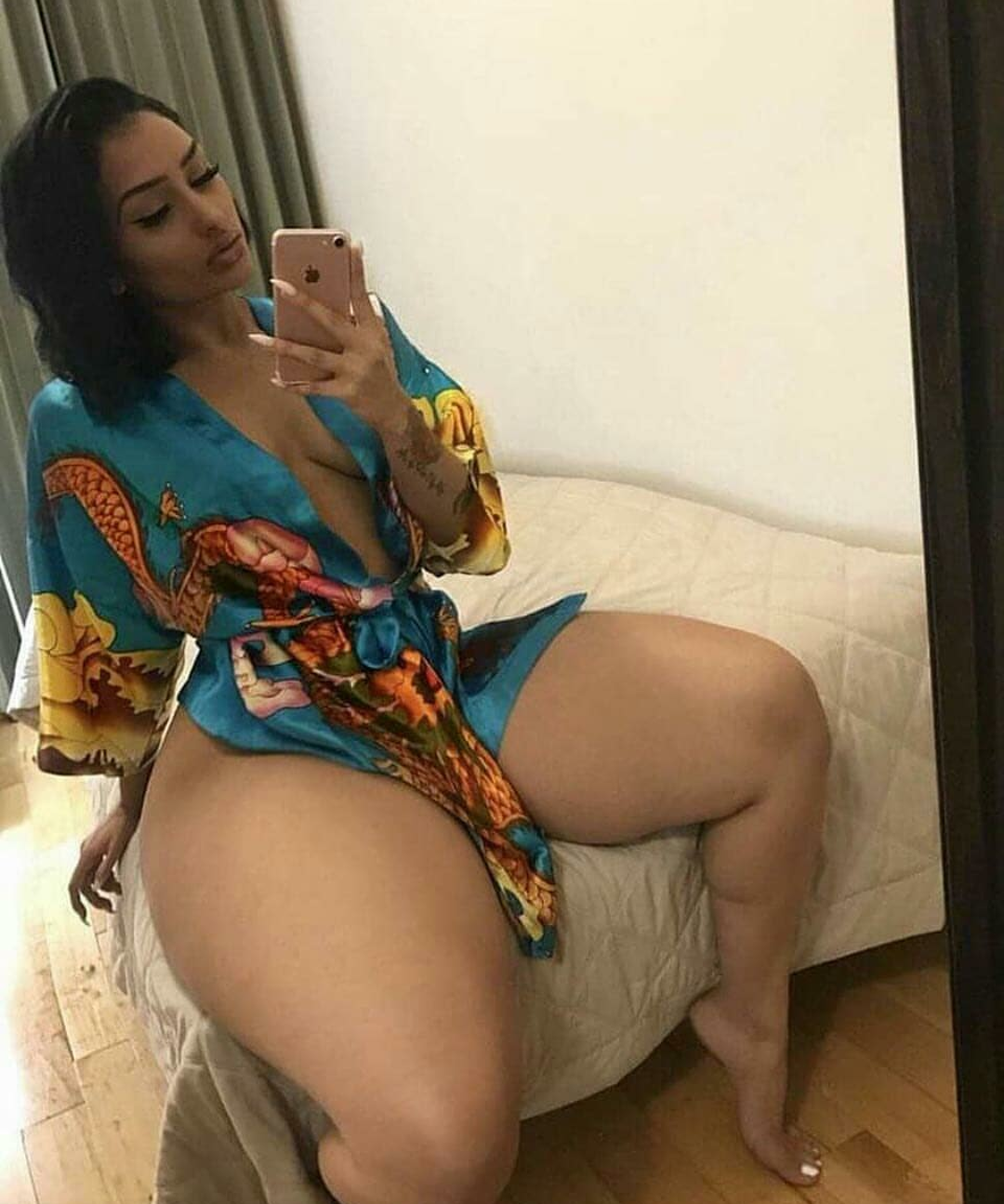SUPER THICK WOMEN