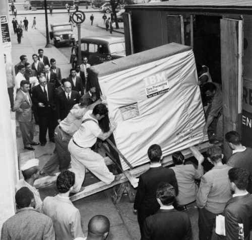 inthenoosphere:  5 megabyte hard drive being shipped out (IBM,1956)