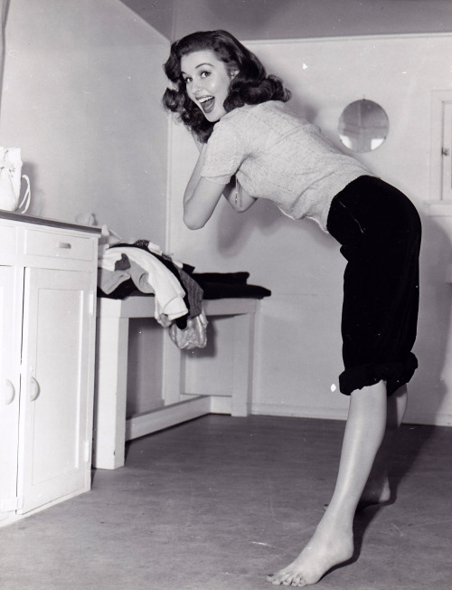 damsellover: Elaine Stewart, 1954