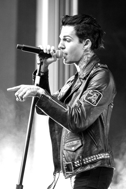 rutherfordjesse:Jesse Rutherford | The Neighbourhood at Malkin Bowl (June 21st, 2014)