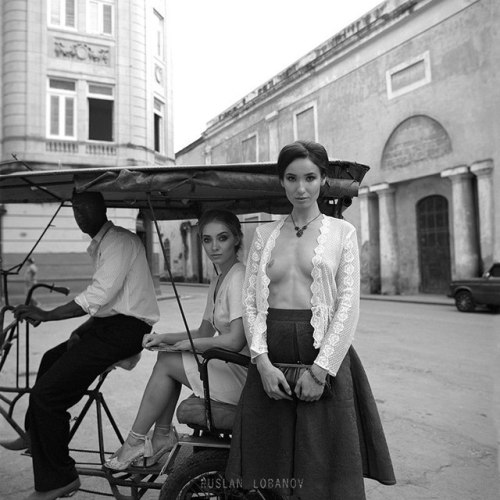 le-voleur-de-beaute:  Photo by Ruslan Lobanov