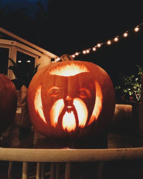 Winston is ready for Howloween! . . . #shihtzu #pumpkin #shihtzupumpkin #pumpkincarving #dogpumpkin 