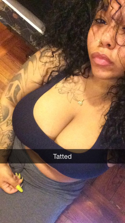 supamuthafuckinvillain:  womanontheemoon:  Snapchat on a Friday night .  Heavy