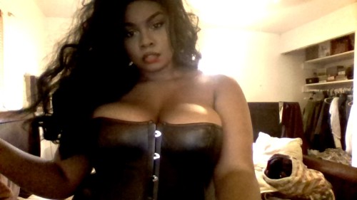 shantrinas:  fat girls rule the world  That corset tho. I needs it.