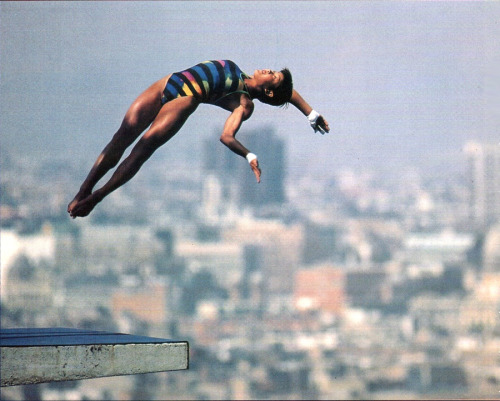 olympic88:  Barcelona 1992. La china Fu Mingxia ganó la medalla de oro en salto de plataforma con solo 13 años.