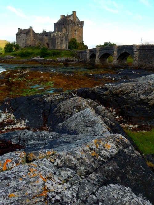 fuckitandmovetobritain:Great Britain: Castles - Caernarfon Castle, Eilean Donan Castle, Orford Castl