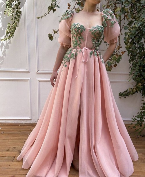 acourtofcouture