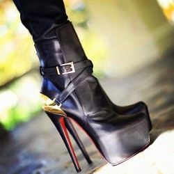 shoelovergirl:  Shoe Lover Girl