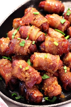 foodffs:  Sweet and Spicy Bacon Wrapped Little