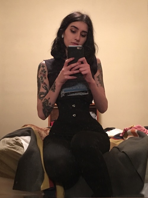 garbagemoon:🖤⌛️🖤