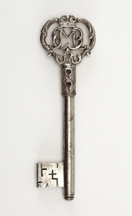 XXX twigtea:  design-is-fine:  Keys, 17th-19th photo