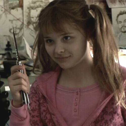 vansatan:  kick-ass * 2010 * benchmade model 42 butterfly knife * mindy macready * hit-girl * chloe grace moretz * 