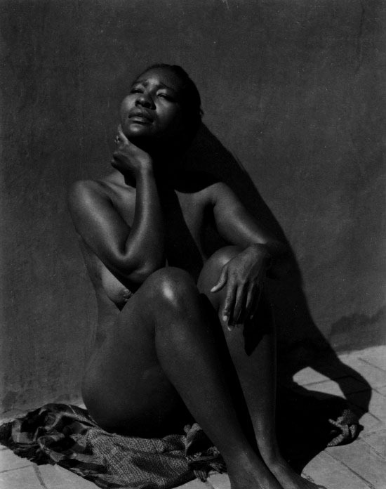 Manuel Alvarez Bravo © 1947 Black Mirror