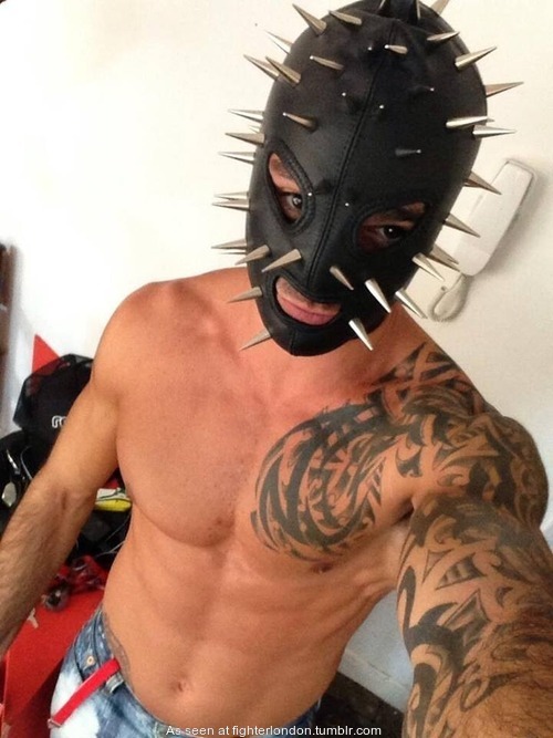 destructiblepig:  When this man butts heads……… 