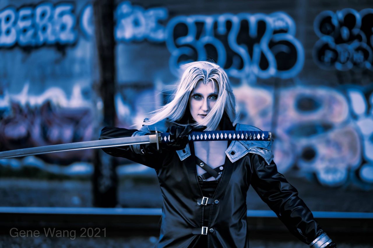hirazuki: ““Sephiroth (Final Fantasy VII) Cosplayer: me Photo credit: @genewang_photography ” Had a great time at the first cosplay photoshoot I’ve done since… 2019 😅 My body is out of practice and so very sore today, and my poses/expressions need...