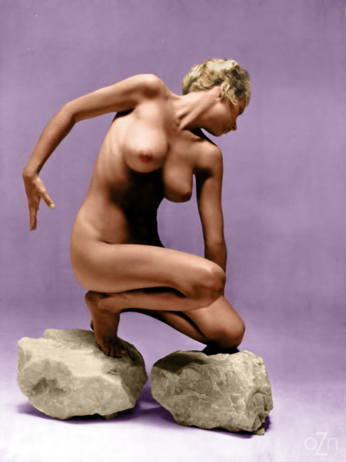 Nude pinup in the studio, photography by Andre de Dienes.  Related to this post.