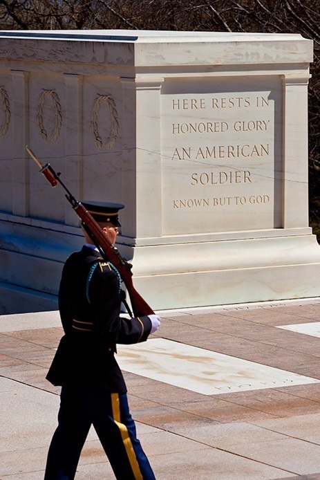 shadows-ember: peerintothepast:“Here Rests In Honored Glory An American Soldier Known But To God” To