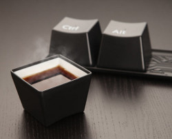 mycoolstuffdude:  Ctrl-Alt-Delete Cup Set