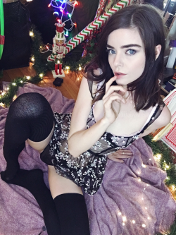 ixnay-on-the-oddk:  getting online now! 