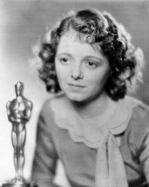 ladybegood:Janet Gaynor with her Oscar Janet Gaynor, winner of the first Best Actress Oscar in 1929.