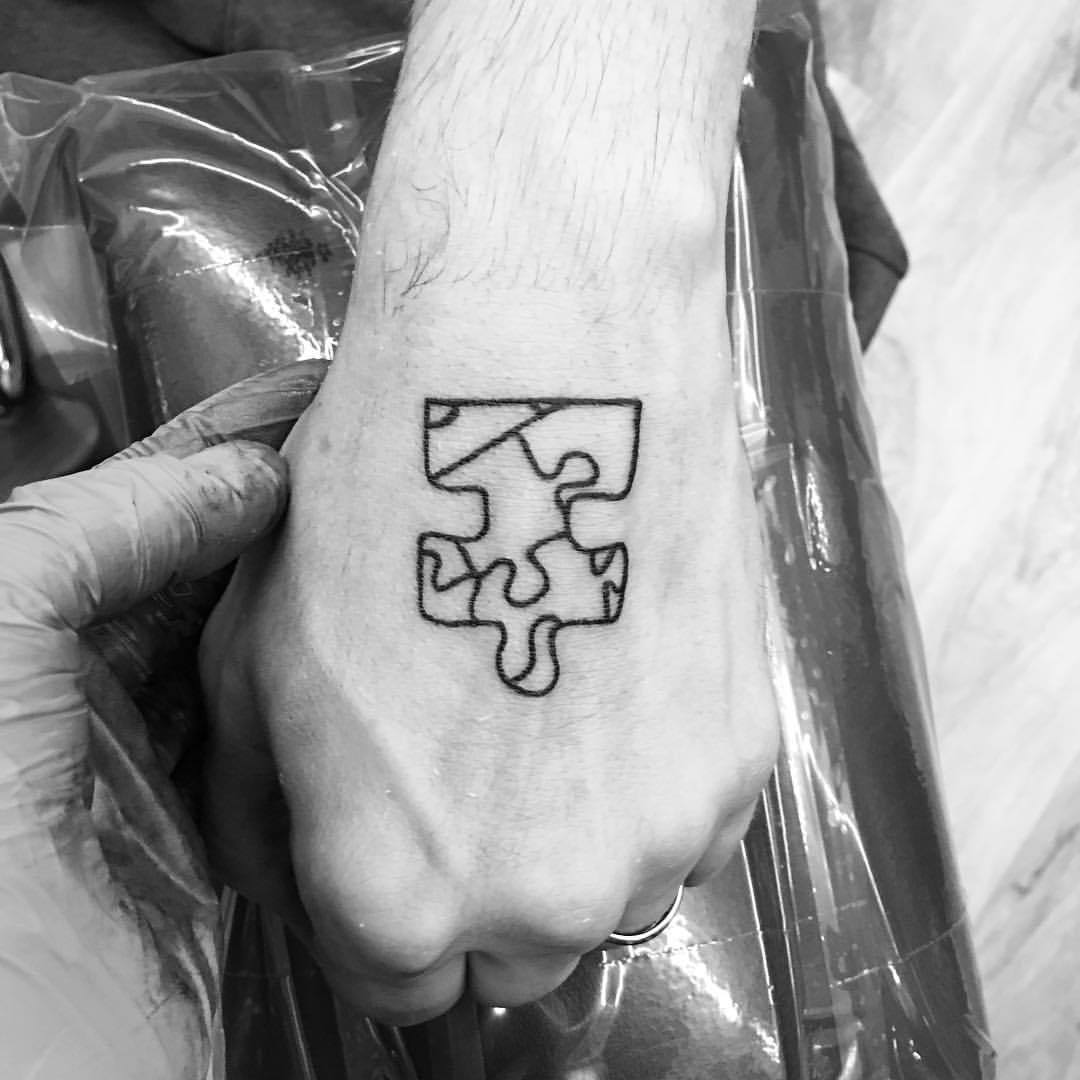 Kelly Clarksons Puzzle Piece Tattoo  Autism Awareness  Kerry Magro