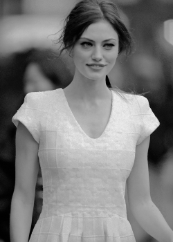 dailyptonkin:phoebe tonkin leaves the chanel