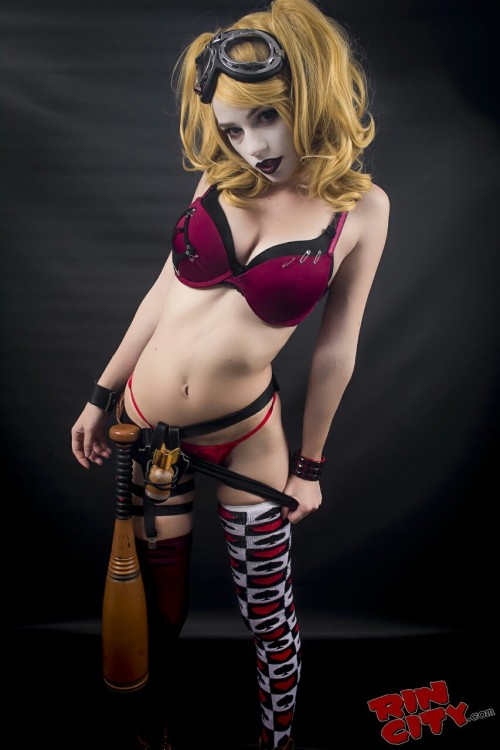 irishgamer1:  One of the best and sexiest Harley Quinn cosplays I’ve ever seen. Great job Rin City! Damn!!!