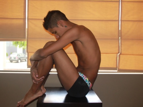 https://sexyboysbeingsexy.tumblr.com/post/118127847079