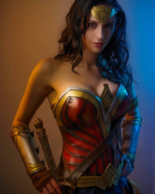 Wonder Woman by Katy DecobraySee more : https://webmangaplus. com/cosplay/330975/