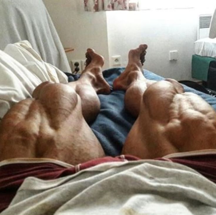 addicted2muscl:  Tomas Hnilica: INSANE Legs!! Follow Him @tomas_hnilica
