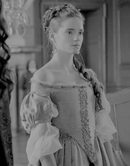 lochiels:Noémie Schmidt as Henriette in ‘Versailles’ (2015)