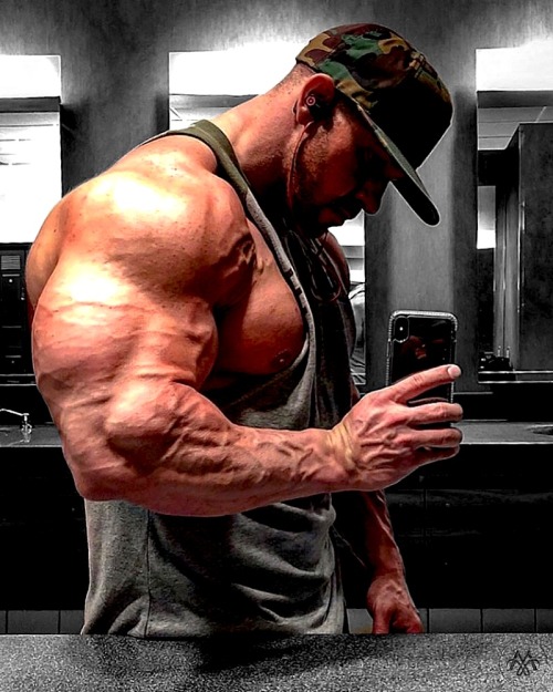 musclerod8888: musclegod59: Impressive Selfie Sure is 8/10