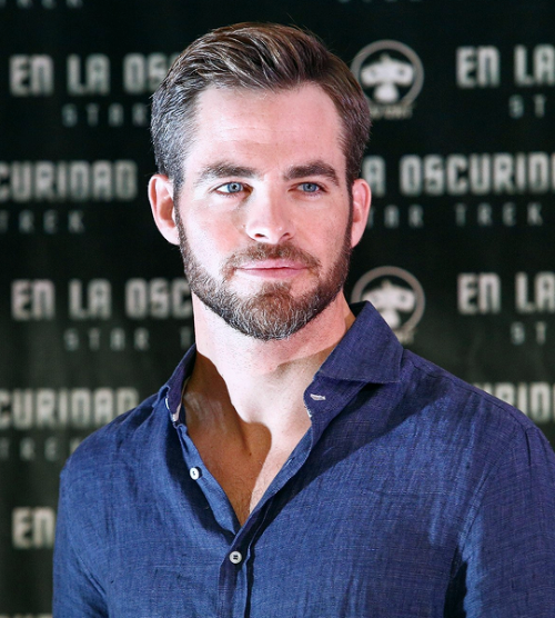 dailychrispine:Chris Pine at the ‘Star Trek Into Darkness’ photocall at Four Seasons Hotel on May 7,