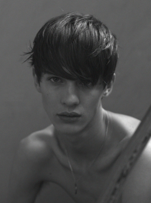 Amaury Mouquet by Stefania Paparelli - Redmilk Magazine
