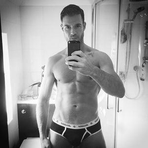 guyswithiphones-nude:  Guys with iPhones http://ift.tt/1bHkUpB