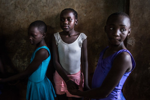 visualjunkee: Ballet dancers in the Kibera neighborhood of Nairobi, Kenya one of biggest slums in Af