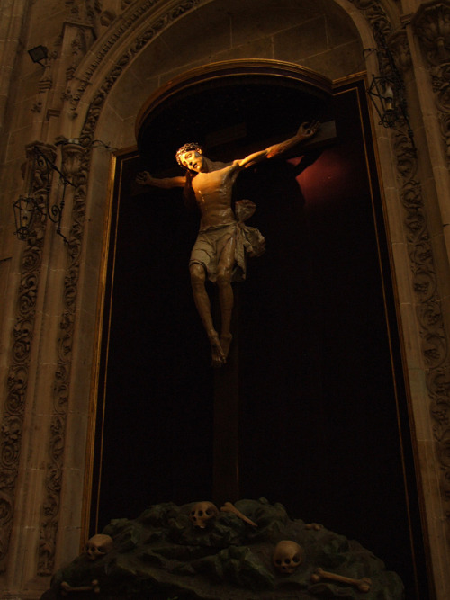 chi-the-rho: Cristo Salamanca Cristo de la Agonía Redentora, en el crucero de la Catedral Nue