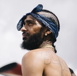 6lacksoul:  📸: tdotcam  #ripnipsey🔵🏁🙏🏼