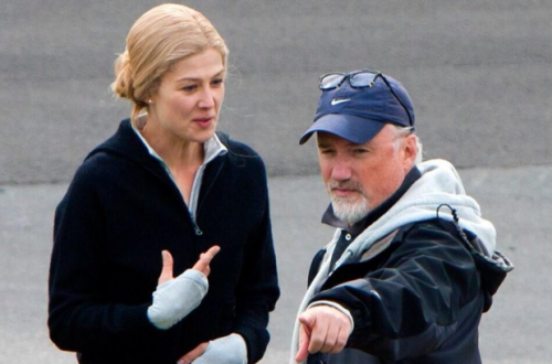 fuckyeahdirectors: Rosamund Pike and David Fincher on-set of Gone Girl (2014)
