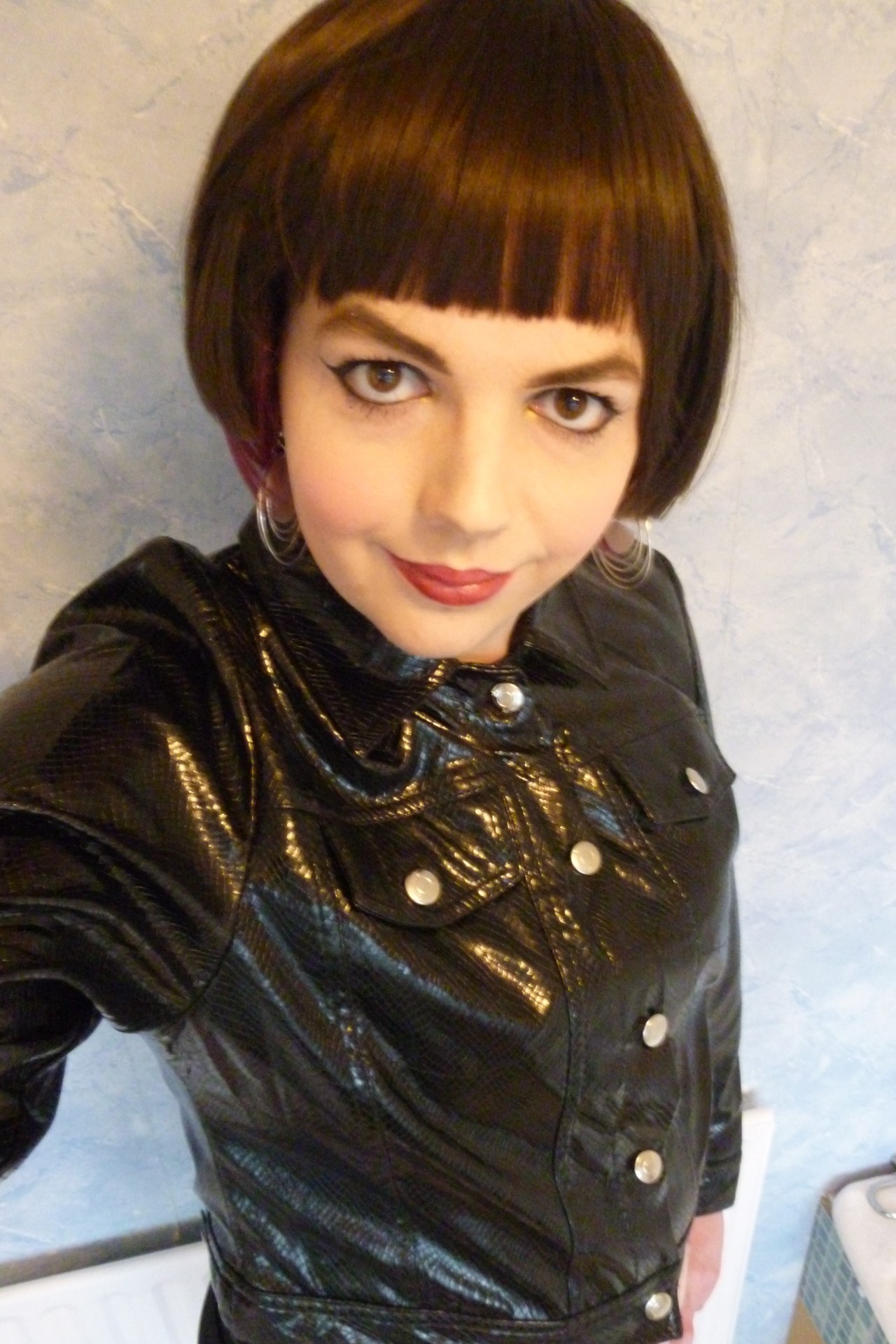 lucy-cd:  PicturesLove this new leather jacket, abolutely gorgeous! &lt;3  Going