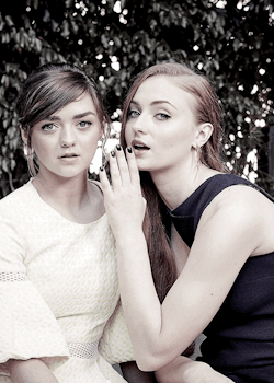 mistertez:  Maisie Williams/Sophie Turner