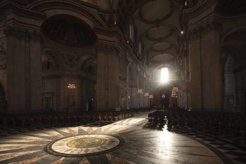 And then the doors closed and I was on my own… London St Paul’s Cathedral© Ronya Galka