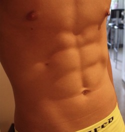 waistbandboy:  Sexy Torso