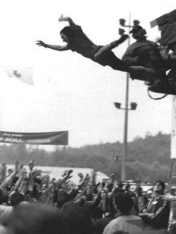 nostalgia-gallery:  Eddie Vedder (Pearl Jam) stage diving  