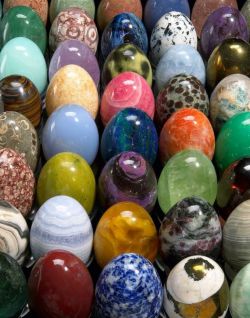 abstract-helga-funk:pondwitch: mineralists:  A collection of 850 mineral eggs carved in the renowned gem-cutting center of Idar-Oberstein, Germany.  these are definitely pokemon eggs   ,