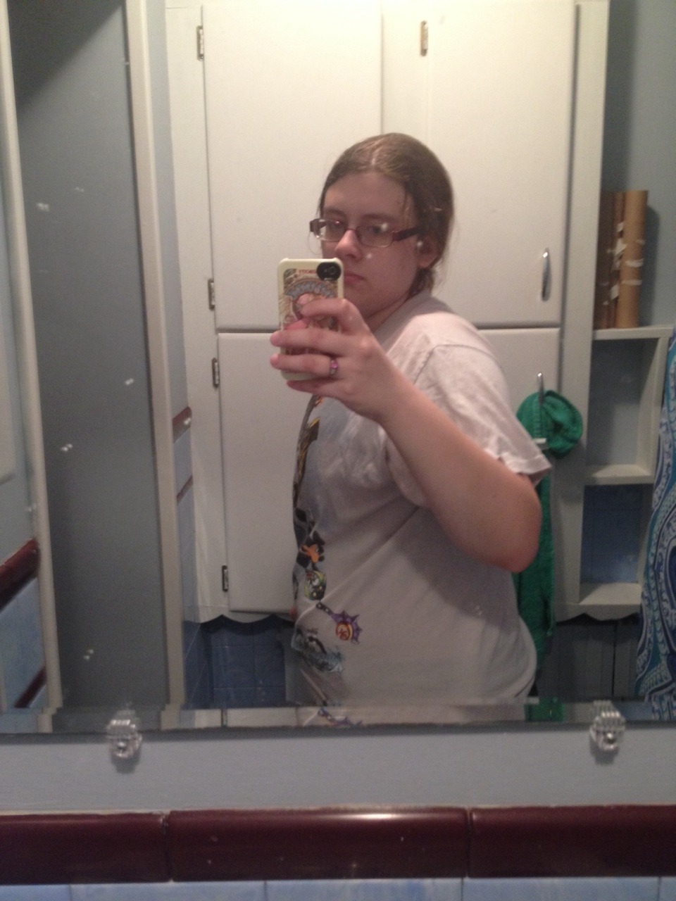 mintyfreshkid2:  yandereplane29:  Guess who got their first binder today and feels