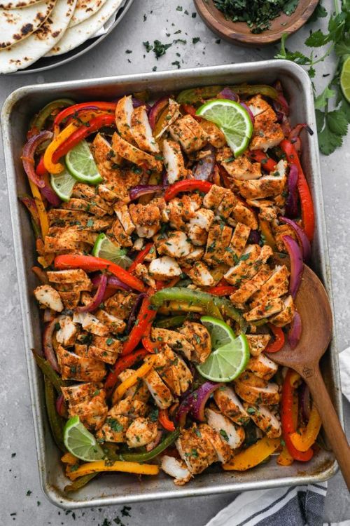 eat-love-eat:   Sheet Pan Chicken Fajitas