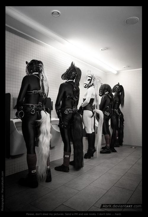 filthyphil:umm….I’ll just pee in the stall.