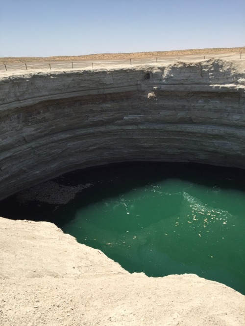 haramimurakami: my dad sent me these pictures from Turkmenistan